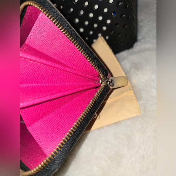 Louis Vuitton Black Murakami Monogram Zip around wallet - Picture 6 of 15